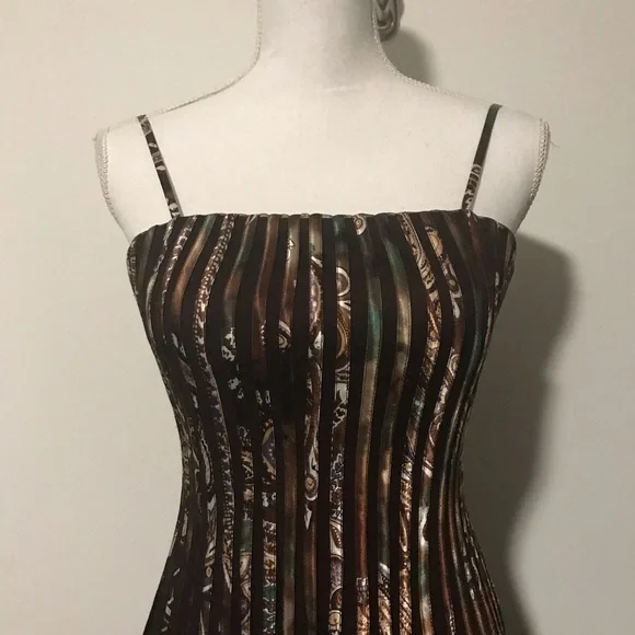 Stunning Cache Midi Dress - Picture 3 of 15